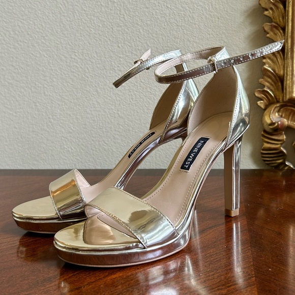 Nine West metallic gold ankle strap heels - Picture 1 of 6